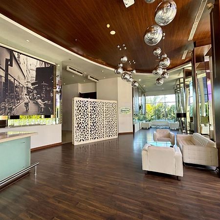 โนโวเทล บันจาร์มาซิน แอร์พอร์ต โฮเต็ล Hotel Banjarbaru ภายนอก รูปภาพ