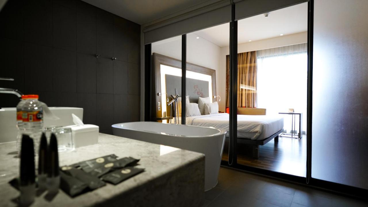 โนโวเทล บันจาร์มาซิน แอร์พอร์ต โฮเต็ล Hotel Banjarbaru ภายนอก รูปภาพ