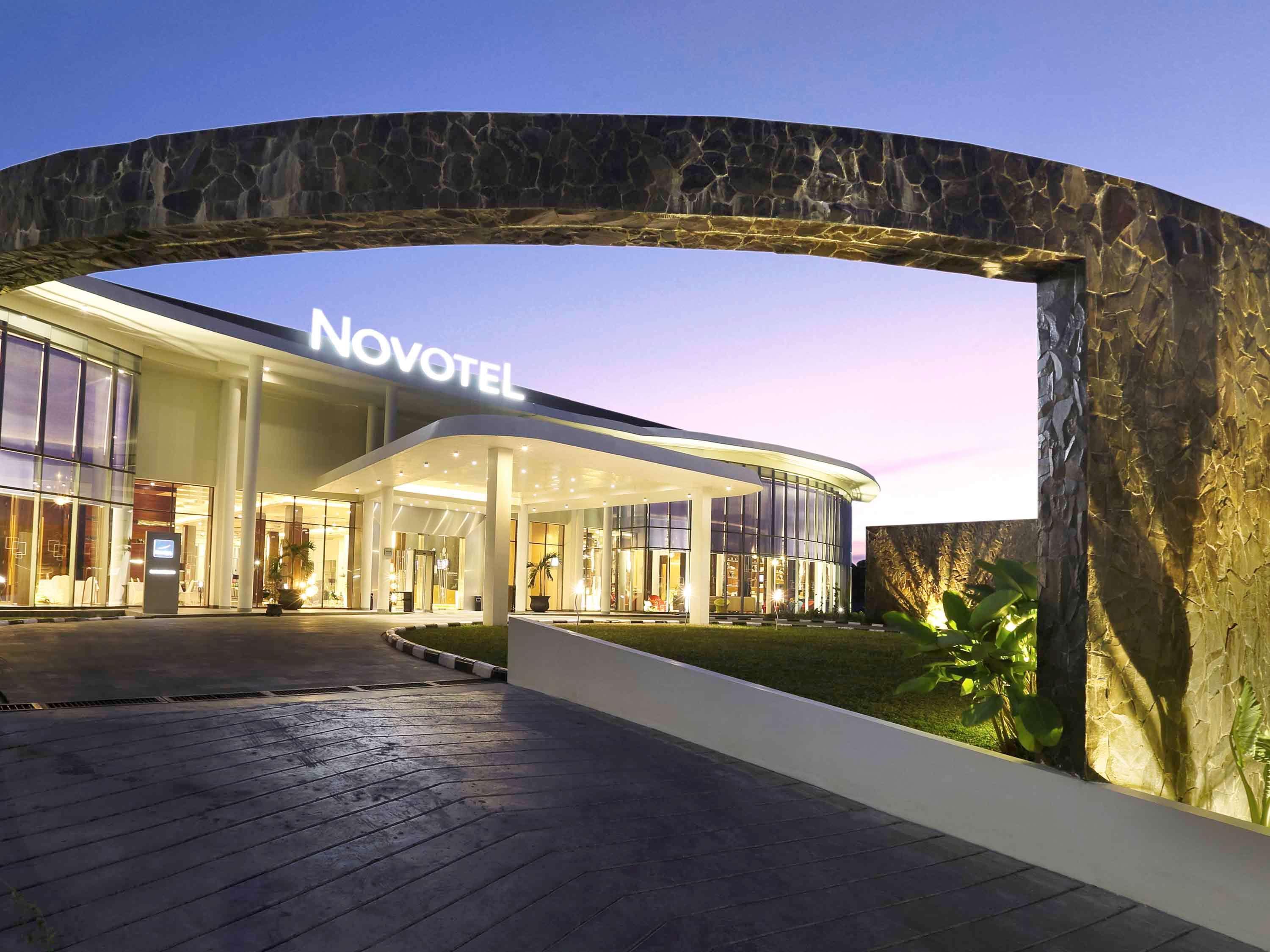 โนโวเทล บันจาร์มาซิน แอร์พอร์ต โฮเต็ล Hotel Banjarbaru ภายนอก รูปภาพ