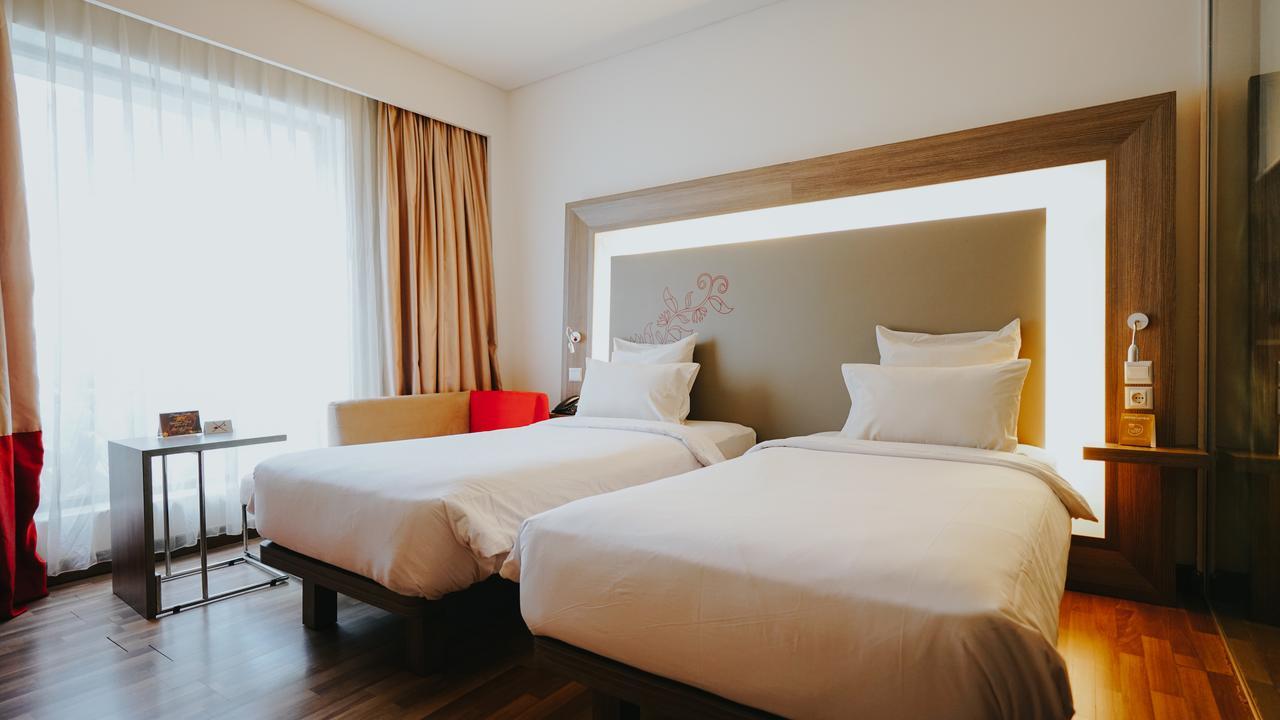โนโวเทล บันจาร์มาซิน แอร์พอร์ต โฮเต็ล Hotel Banjarbaru ภายนอก รูปภาพ