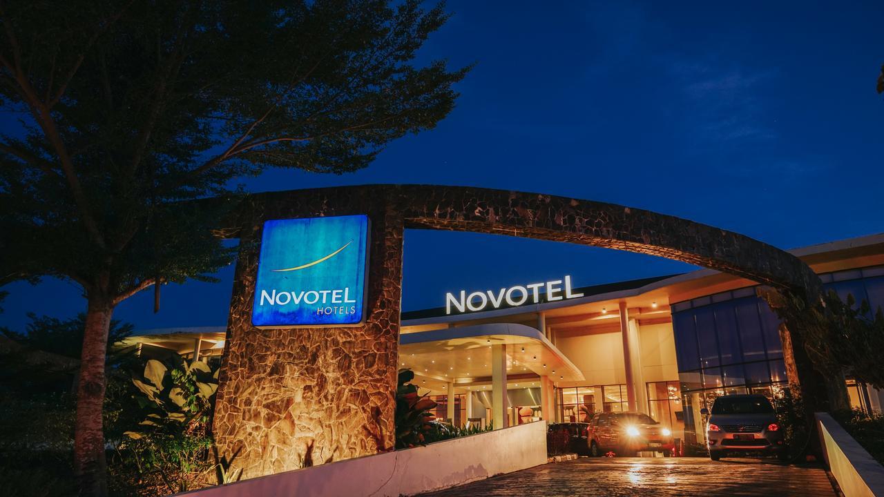 โนโวเทล บันจาร์มาซิน แอร์พอร์ต โฮเต็ล Hotel Banjarbaru ภายนอก รูปภาพ