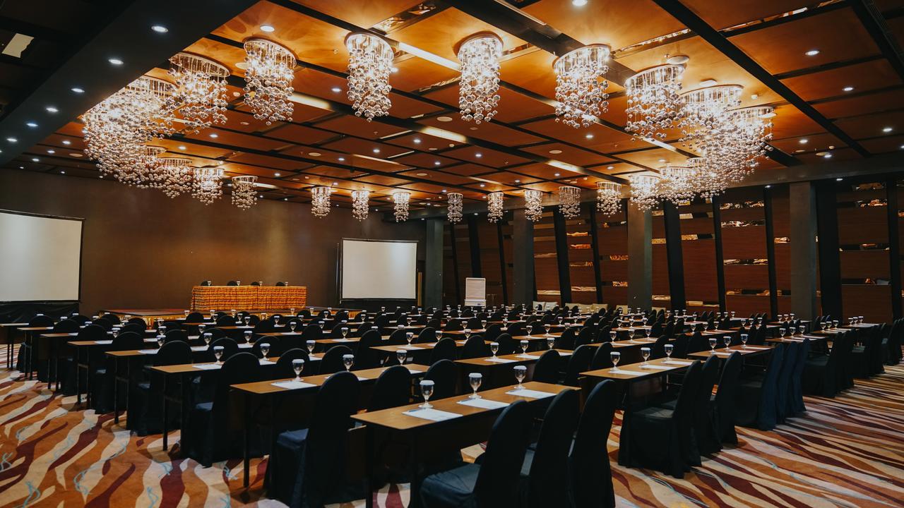 โนโวเทล บันจาร์มาซิน แอร์พอร์ต โฮเต็ล Hotel Banjarbaru ภายนอก รูปภาพ