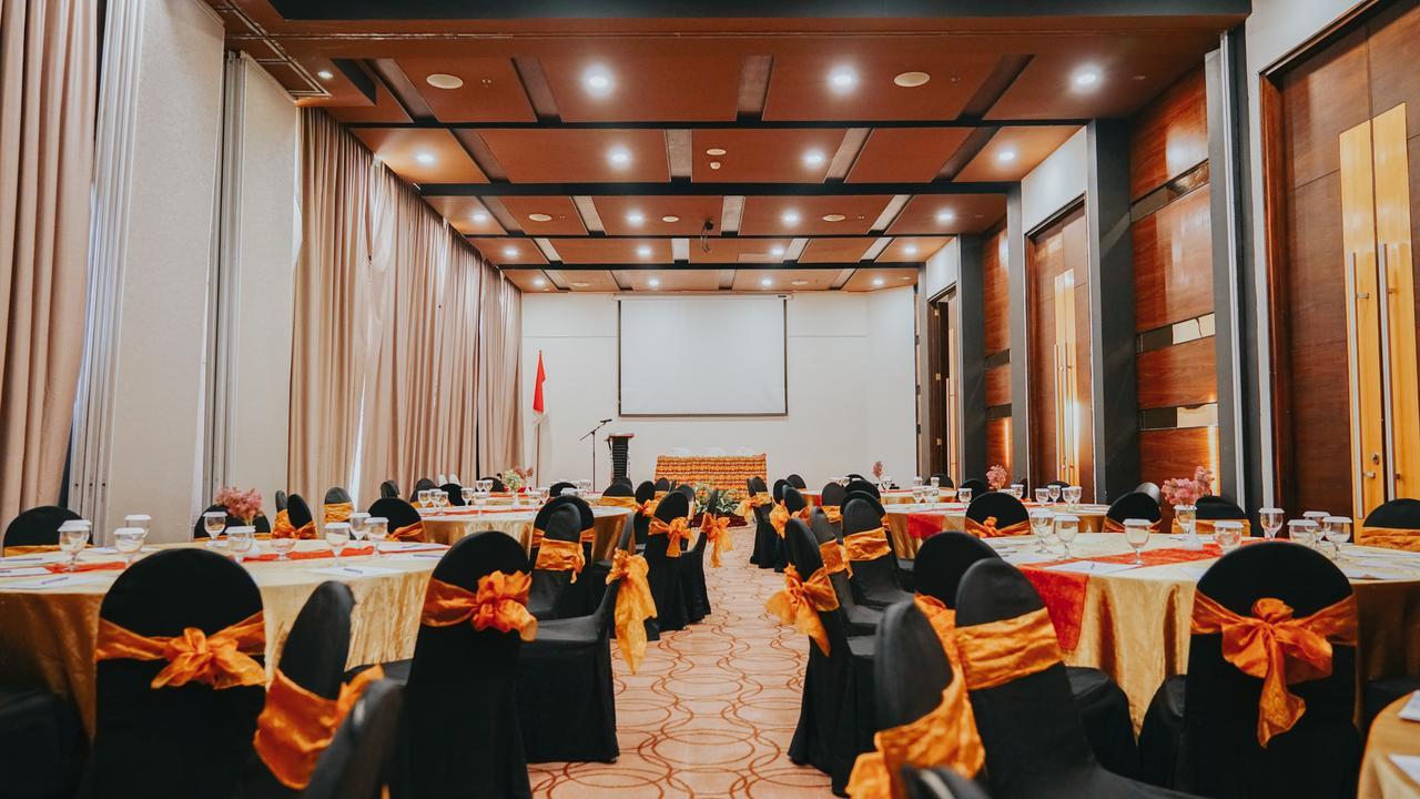 โนโวเทล บันจาร์มาซิน แอร์พอร์ต โฮเต็ล Hotel Banjarbaru ภายนอก รูปภาพ