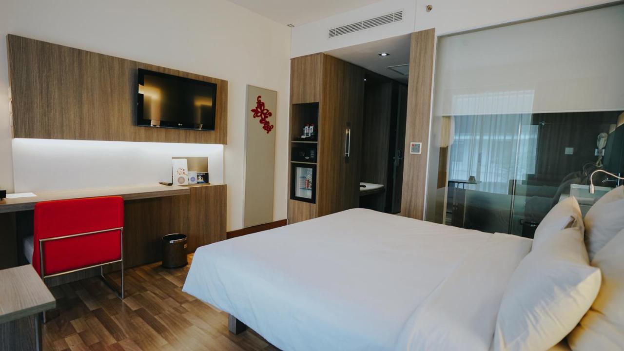 โนโวเทล บันจาร์มาซิน แอร์พอร์ต โฮเต็ล Hotel Banjarbaru ภายนอก รูปภาพ